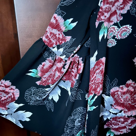 Womens blouse by bobeau - Picture 6 of 6